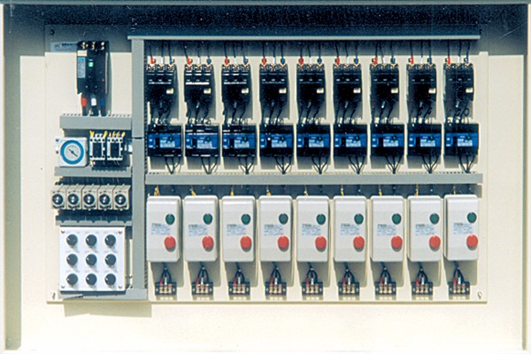Paneles de Control de la Electricidad